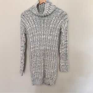 Boohoo Knit Grey Turtle Neck Sweater - Medium/Large